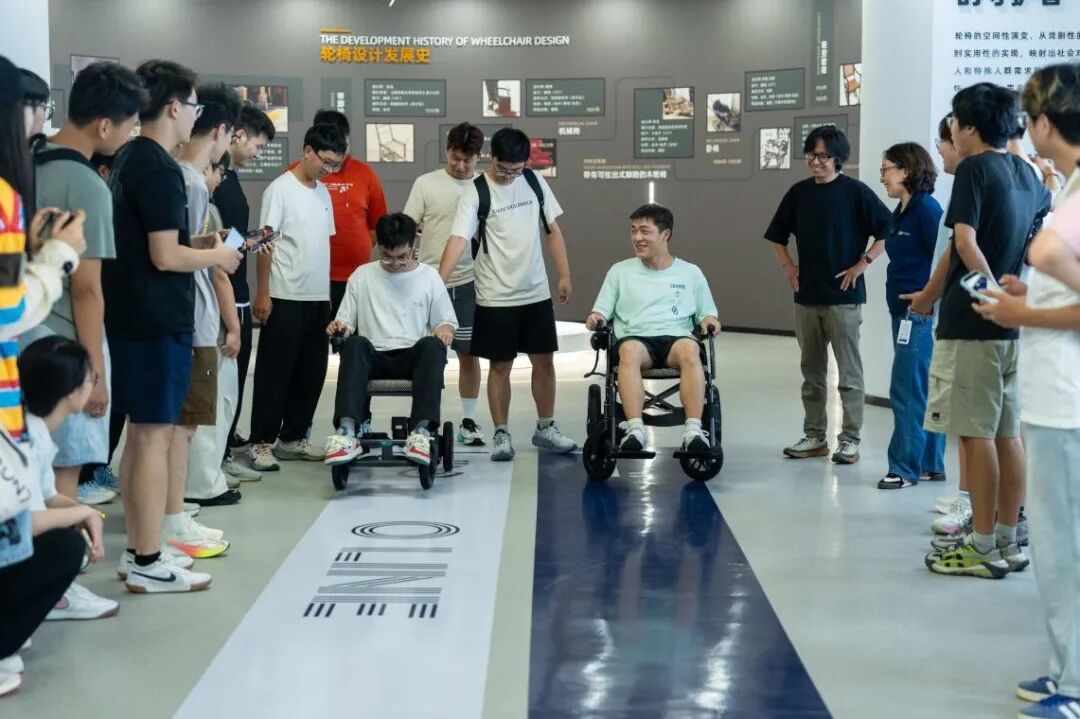 互邦展厅轮椅滑行PK